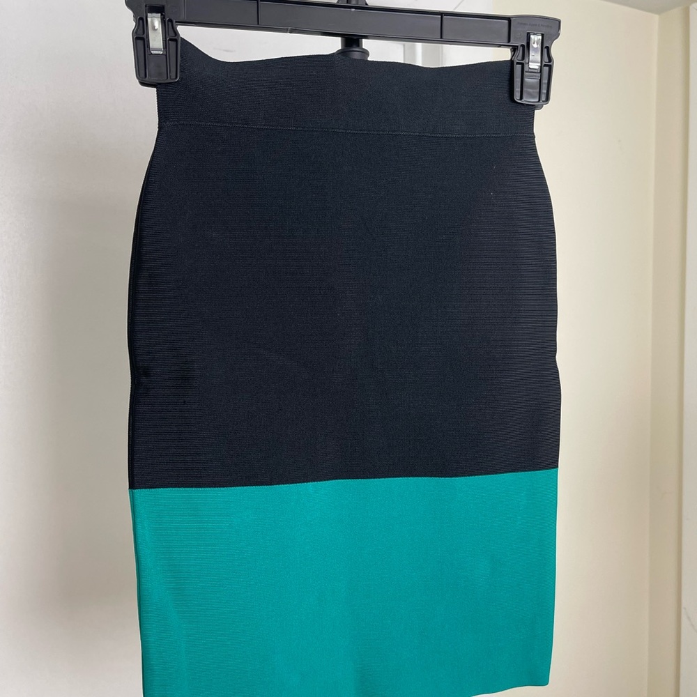 BCBGMAXAZRIA Black and Teal Mini Bandage Skirt XS